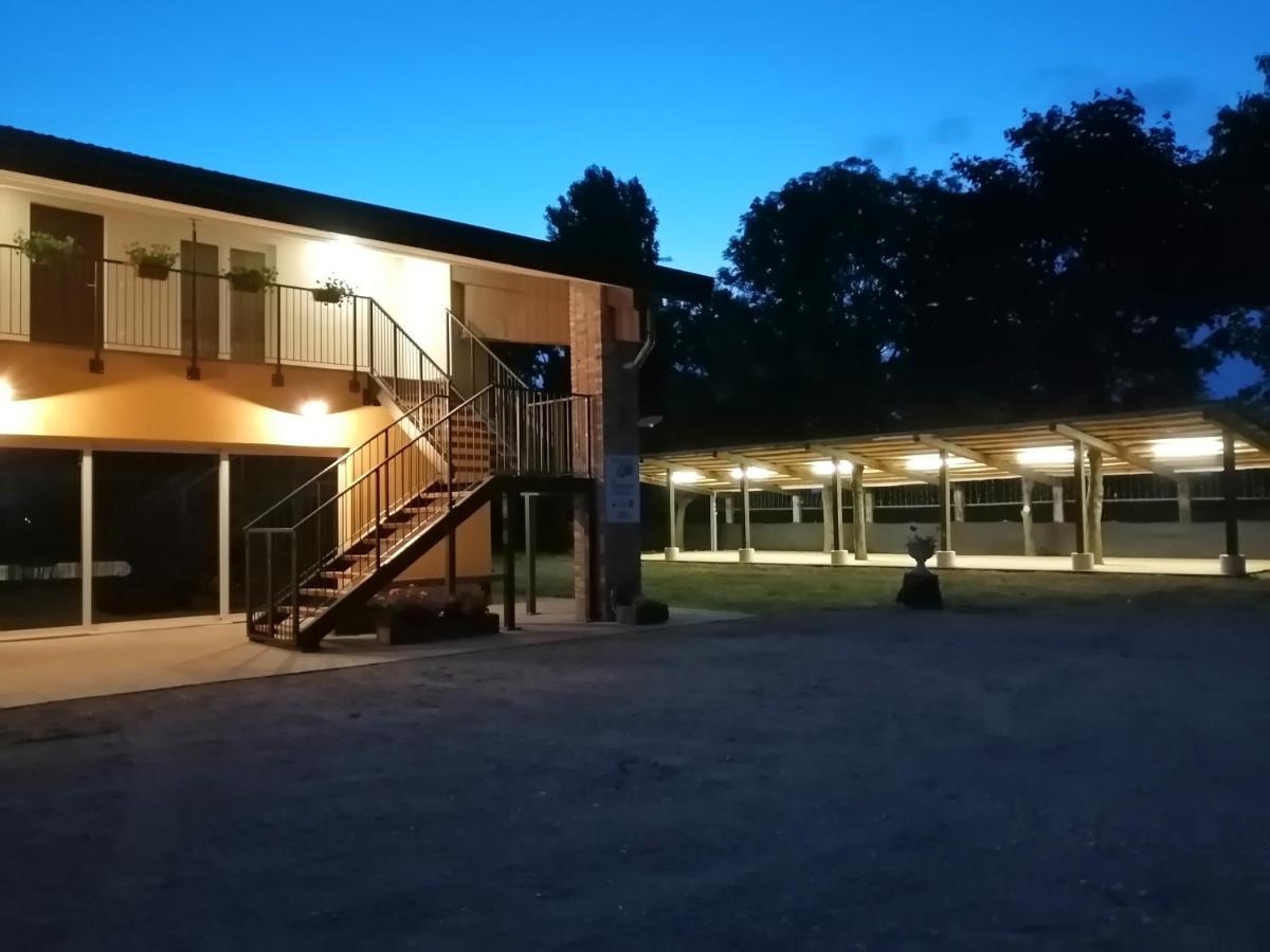 Agriturismo Castolda ตริวิจลิโอ ภายนอก รูปภาพ